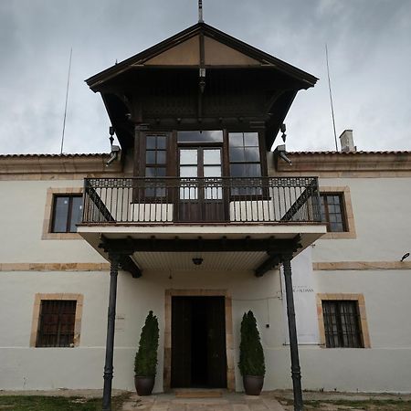 Casa Rural Palacio Conde De Aldana Con Piscina Entre Encinares Y Dehesas Terradillos Extérieur photo