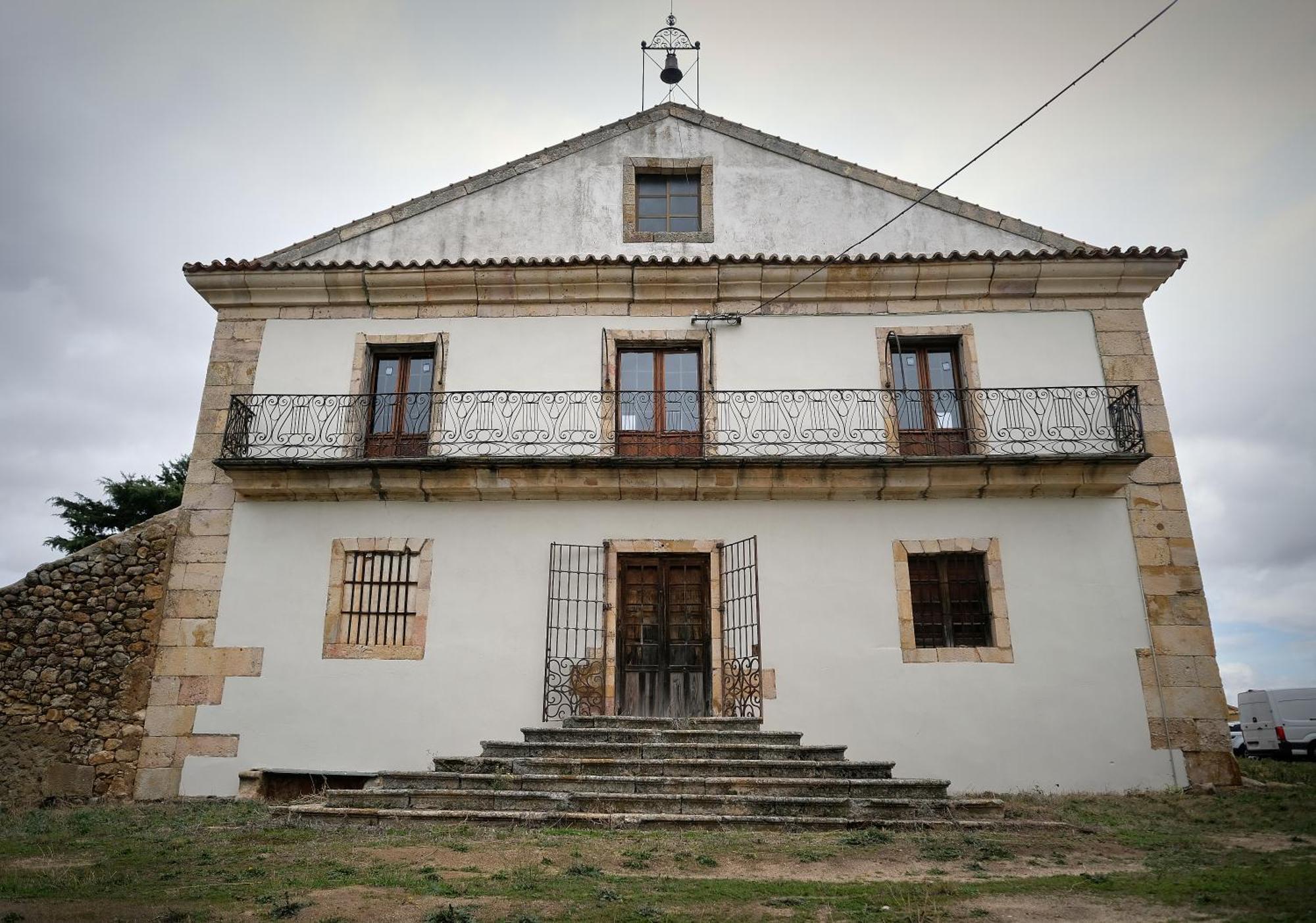 Casa Rural Palacio Conde De Aldana Con Piscina Entre Encinares Y Dehesas Terradillos Extérieur photo