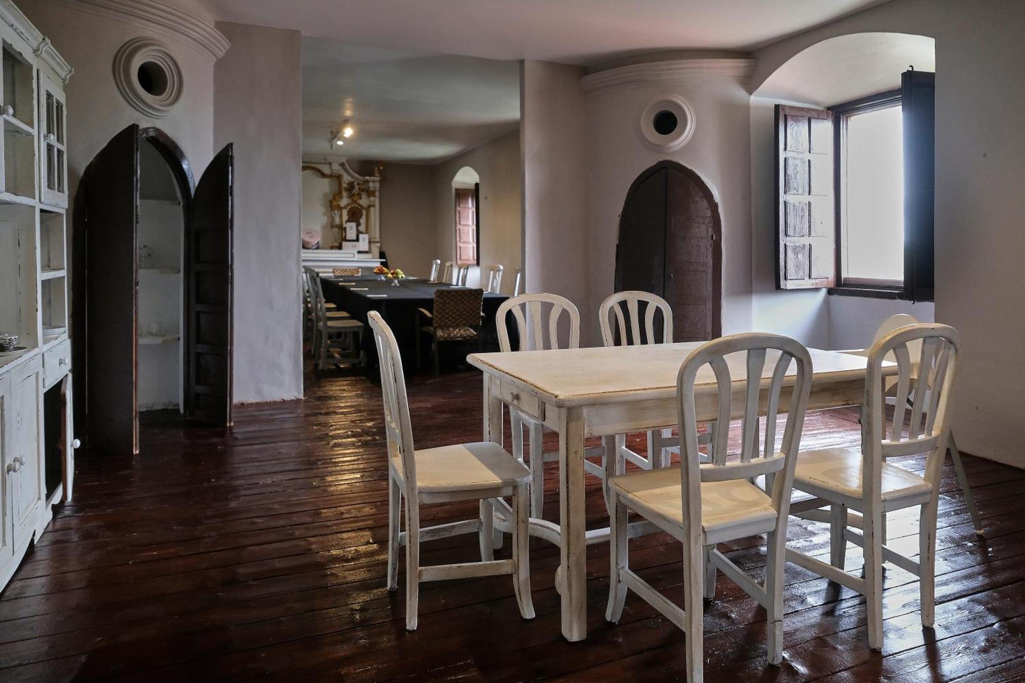 Casa Rural Palacio Conde De Aldana Con Piscina Entre Encinares Y Dehesas Terradillos Extérieur photo
