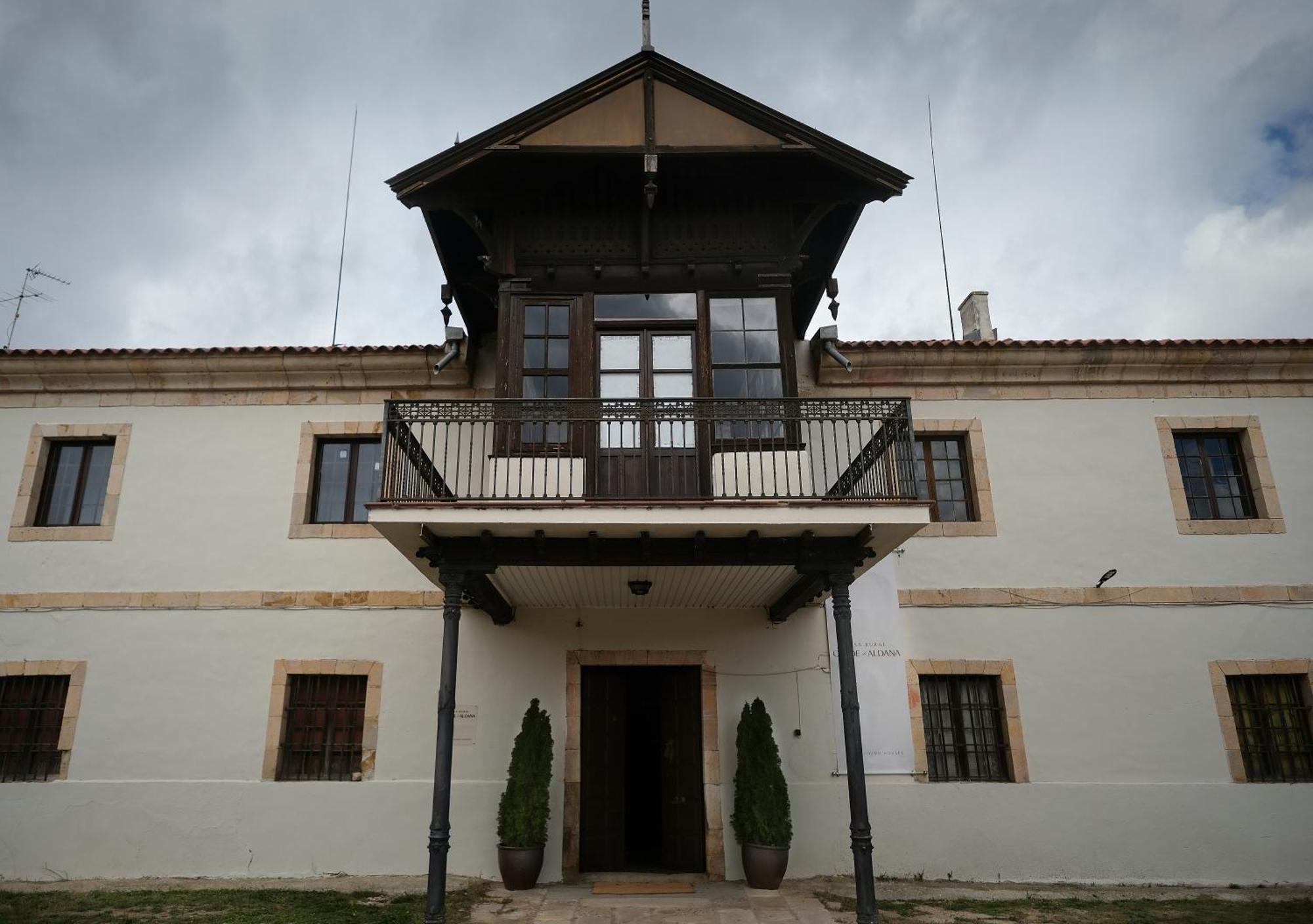 Casa Rural Palacio Conde De Aldana Con Piscina Entre Encinares Y Dehesas Terradillos Extérieur photo