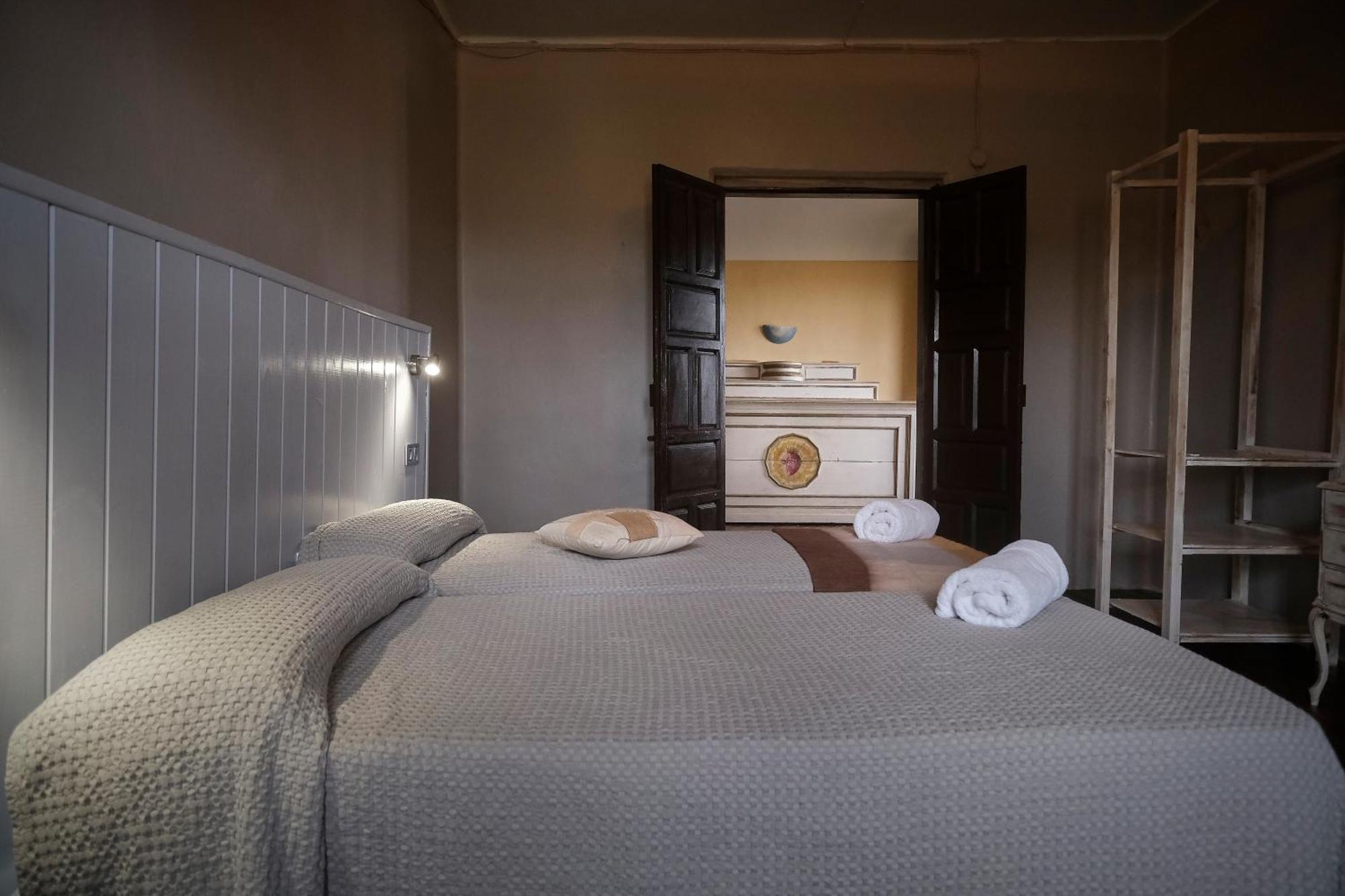 Casa Rural Palacio Conde De Aldana Con Piscina Entre Encinares Y Dehesas Terradillos Extérieur photo