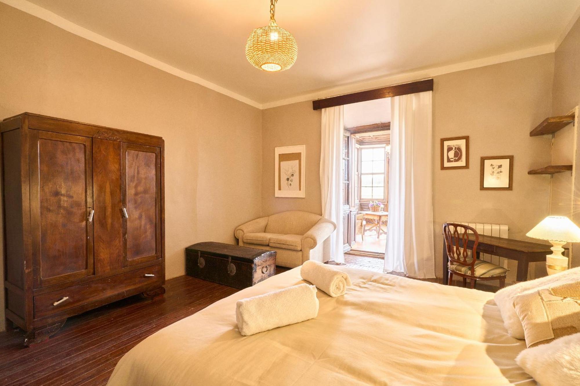 Casa Rural Palacio Conde De Aldana Con Piscina Entre Encinares Y Dehesas Terradillos Extérieur photo