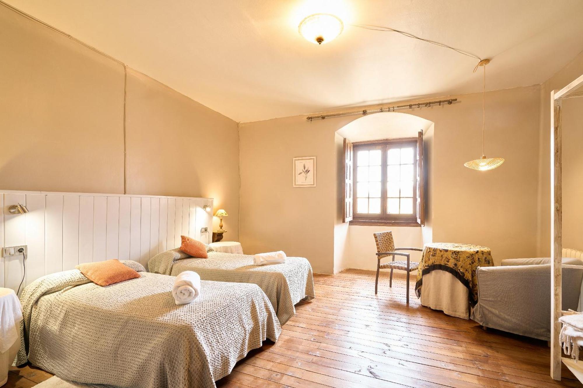Casa Rural Palacio Conde De Aldana Con Piscina Entre Encinares Y Dehesas Terradillos Extérieur photo